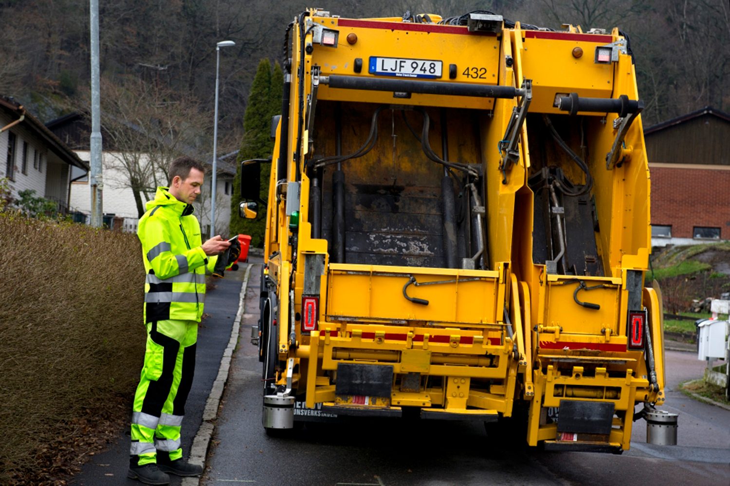 volvo self driving garbage truck g2017 7925