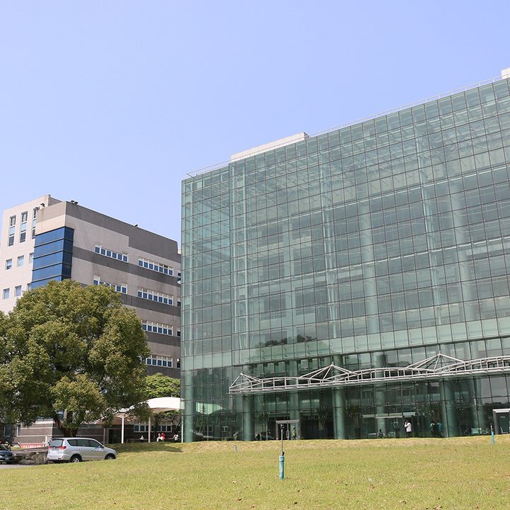 how htc builds its smartphones a tour in taiwan factory 01