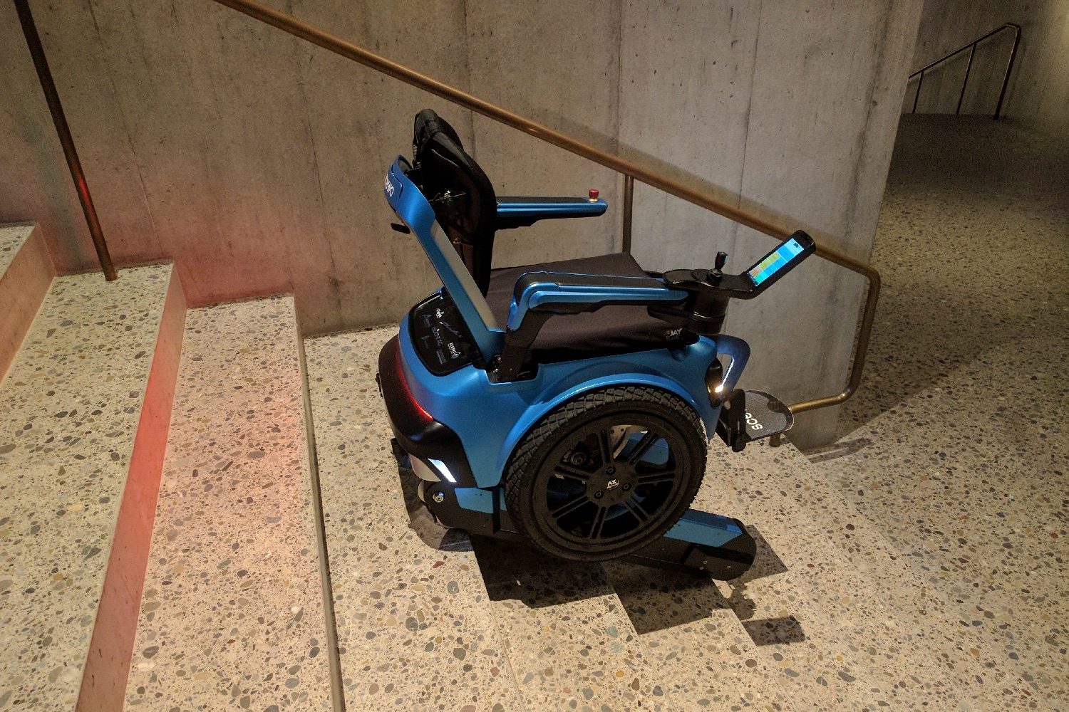 scewo wheelchair can climb flight stairs img 20170112 091650