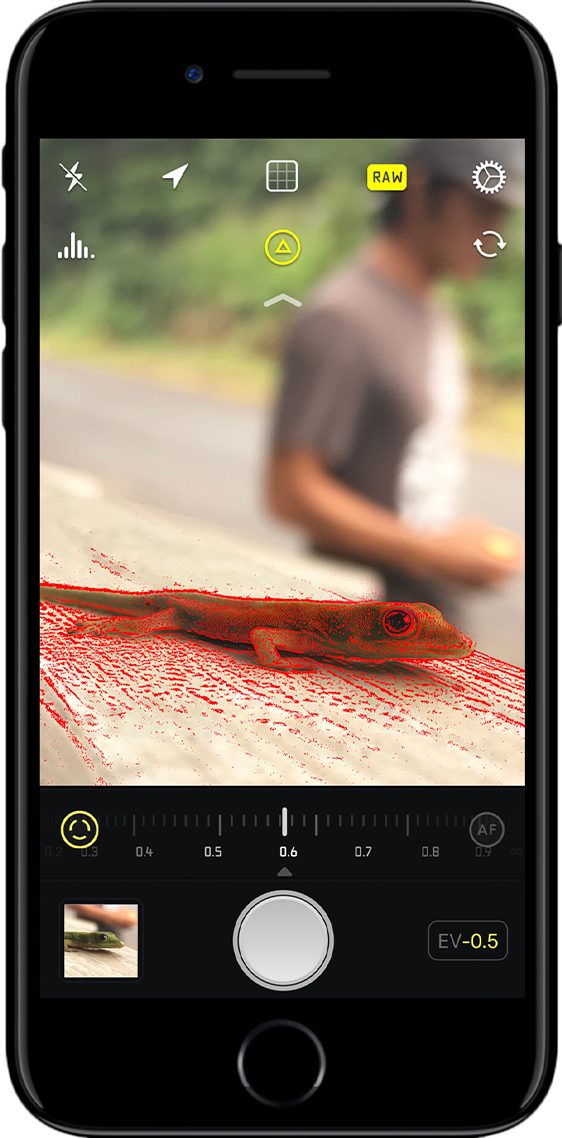 halide launches in app store manual focus with peaking