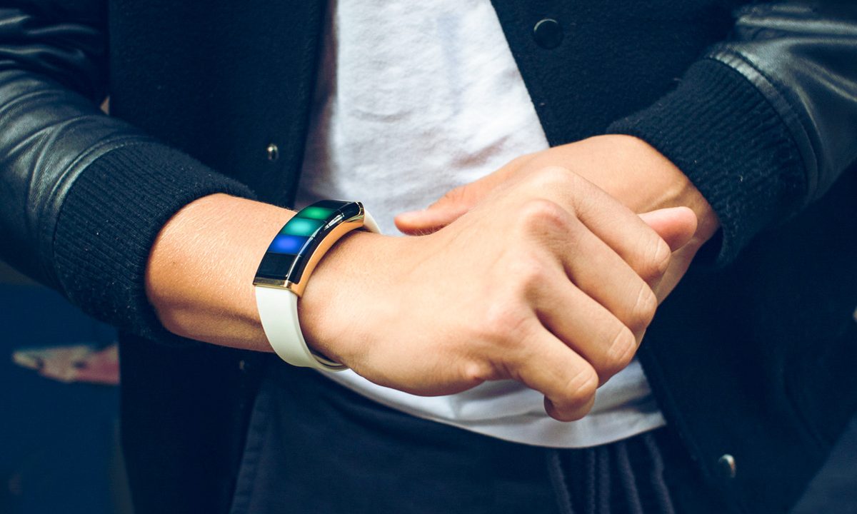 mighty cast nex evolution review smart band screens feat  2