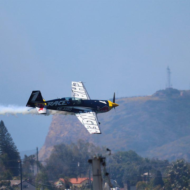 what its like to pull 5g in a red bull air race plane challenger class 5