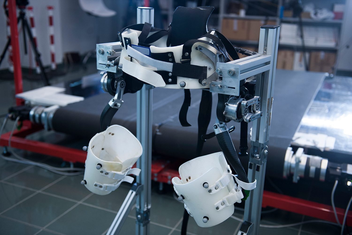 exoskeleton walking balance falling s163076
