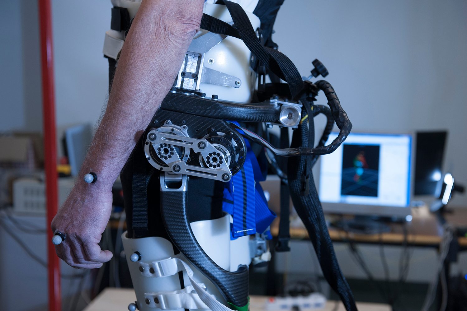 exoskeleton walking balance falling s163125