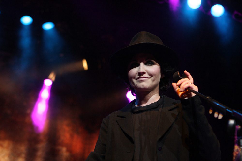 something else is the cranberries greatest hits resurrected live 2