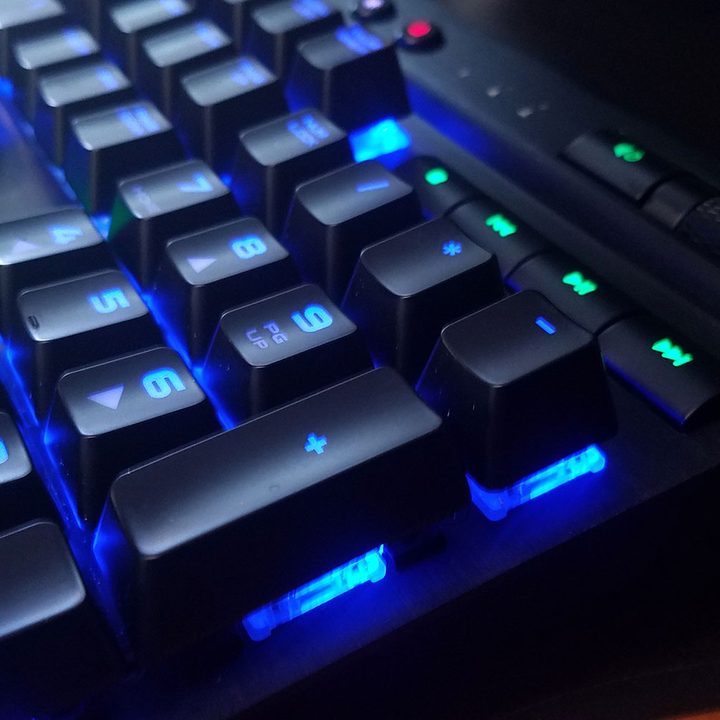 Corsair K70