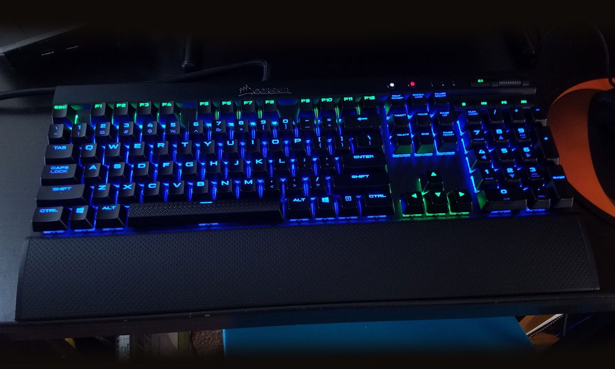 Corsair K70
