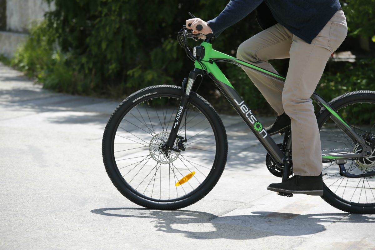 jetson adventure electric bicycle Foldable Low Step 350 Watt Cruiser E-Bike Premium materials and sophisticated features elevate the e Jetson Adventure Electric Bike -