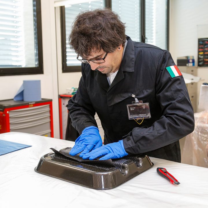 lamborghini carbon fiber production 06740