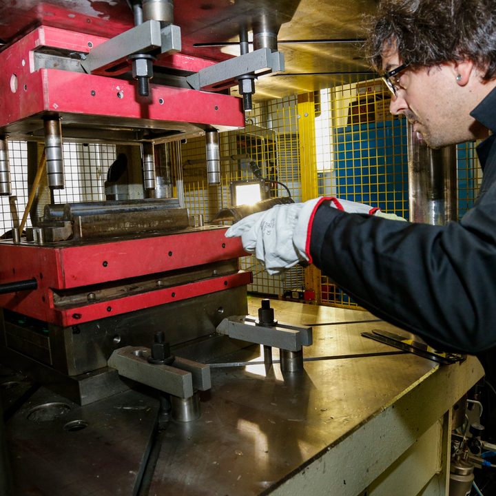 lamborghini carbon fiber production 06742