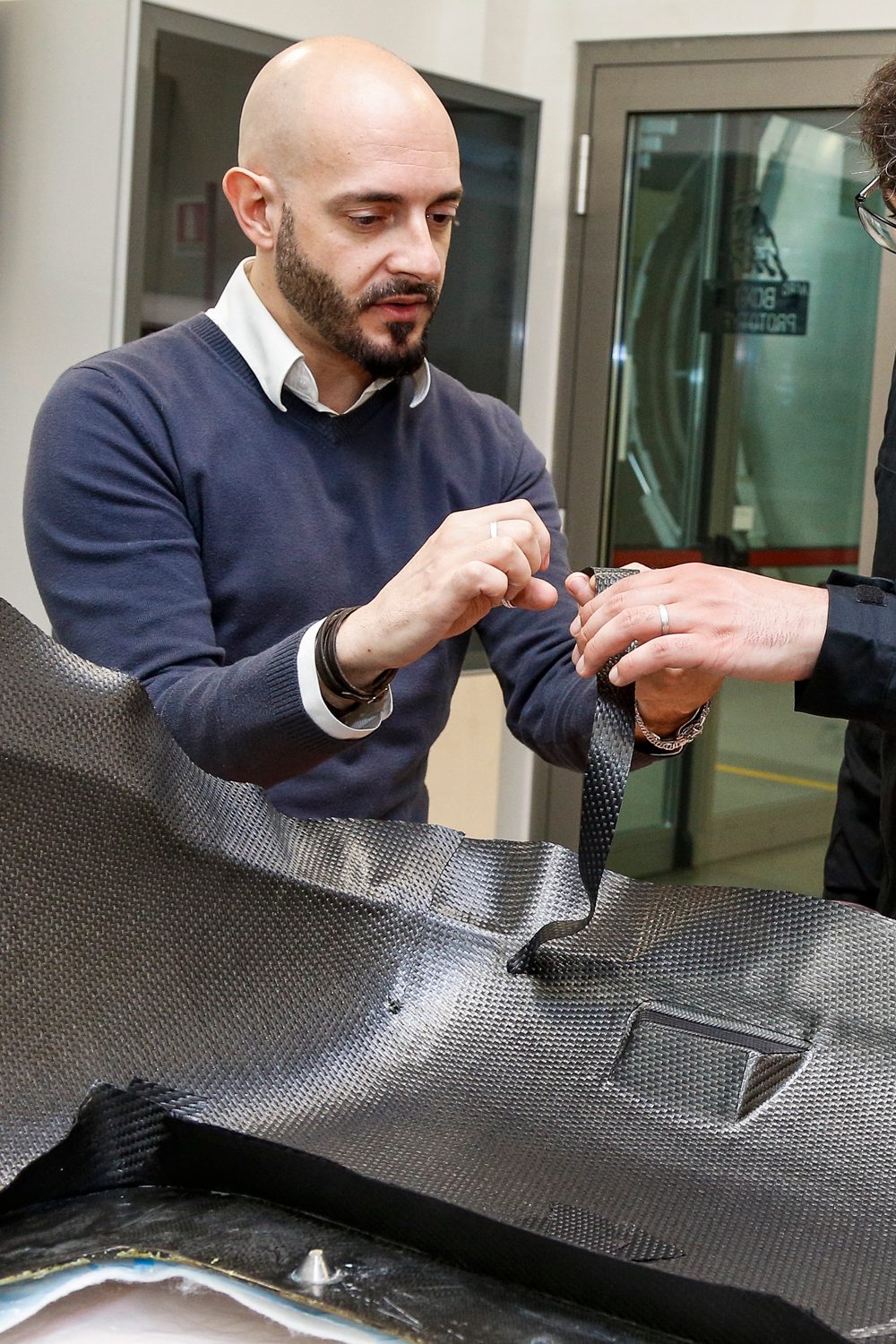 lamborghini carbon fiber production 06749