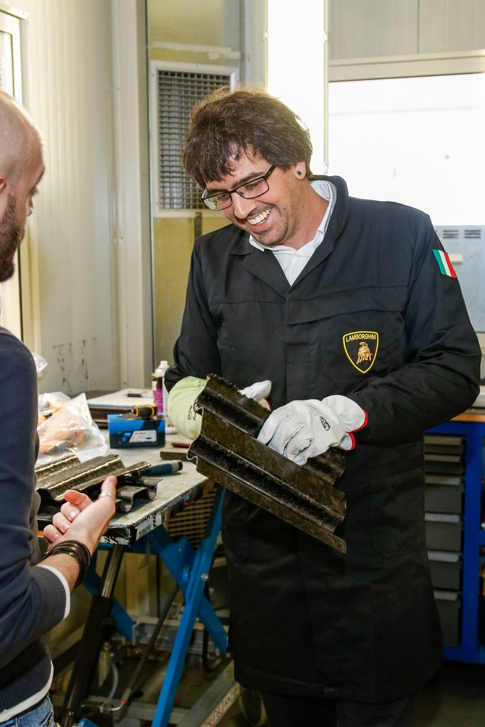 lamborghini carbon fiber production 06751