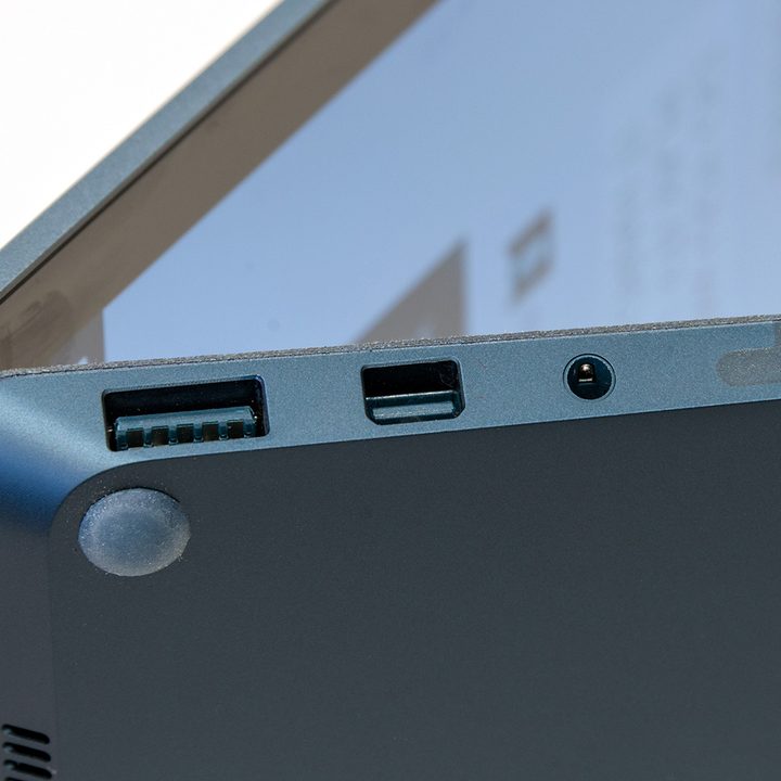Microsoft Surface Laptop ports