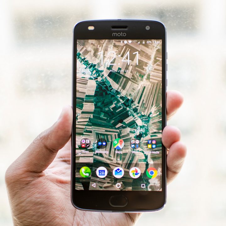 Moto Z2 Play in hand front