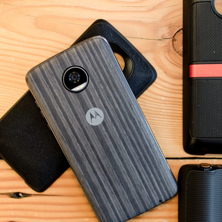 Moto Z2 Play mods on top