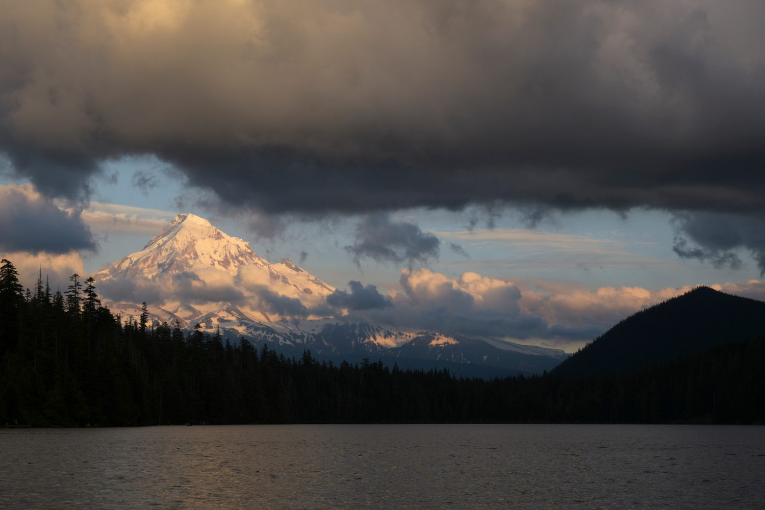 Mt. Hood at sunset sample shot from the D7500