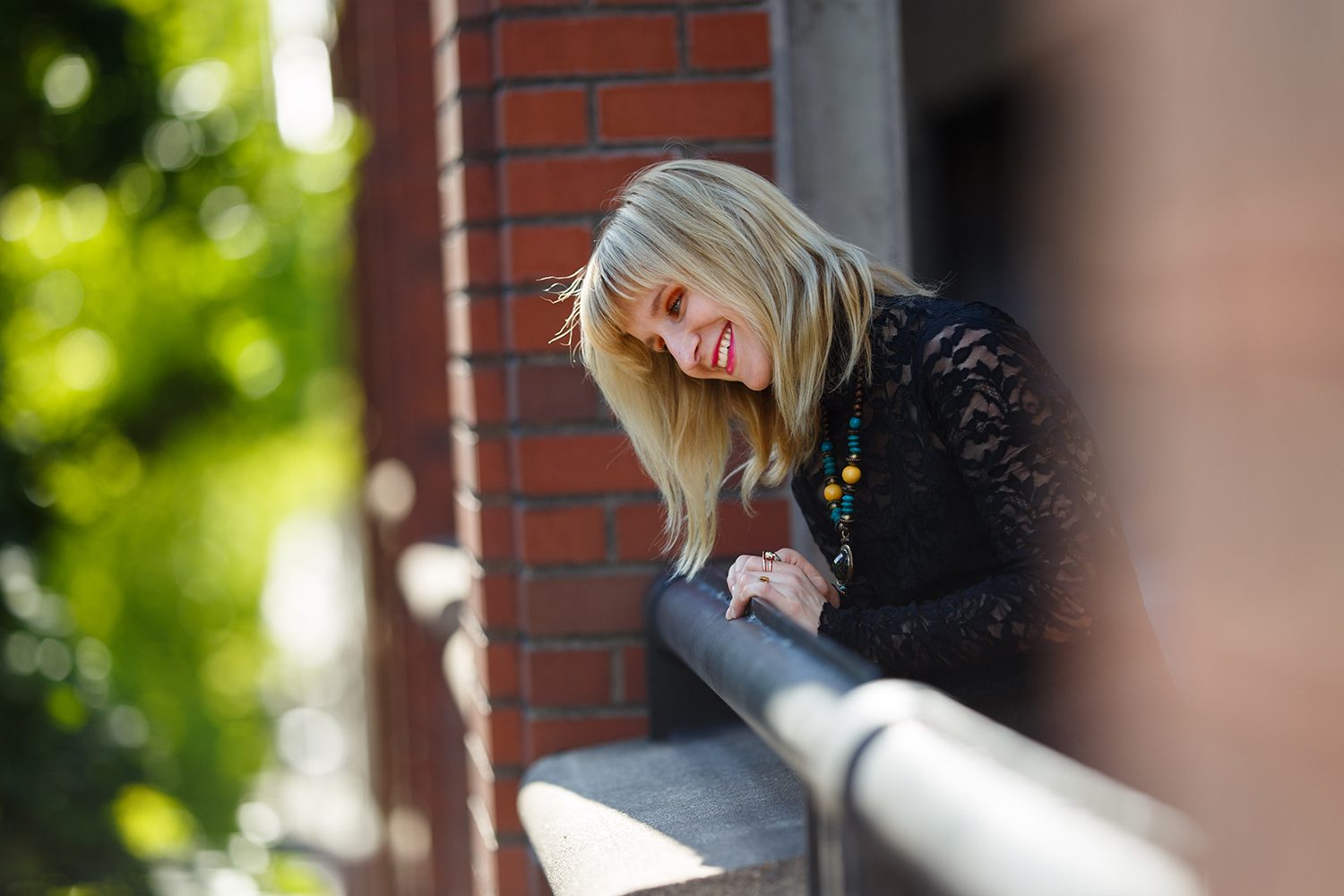Sigma 135mm F1.8 Art Sample Portrait Woman Shallow DOF