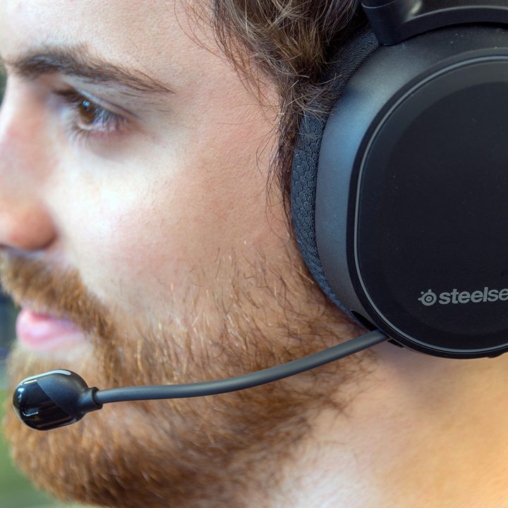 SteelSereis-Arctis-7-micboom1