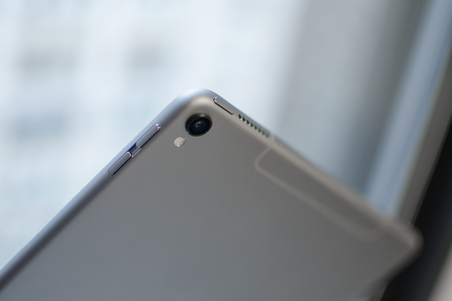 apple ipad pro 10 5 review rear camera