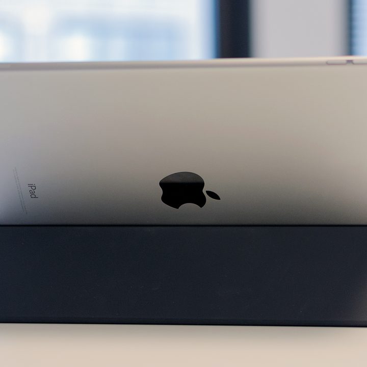 apple ipad pro 10 5 review rear logo angle