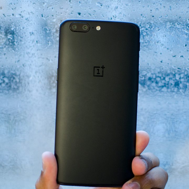 oneplus 5 vs galaxy s8 back