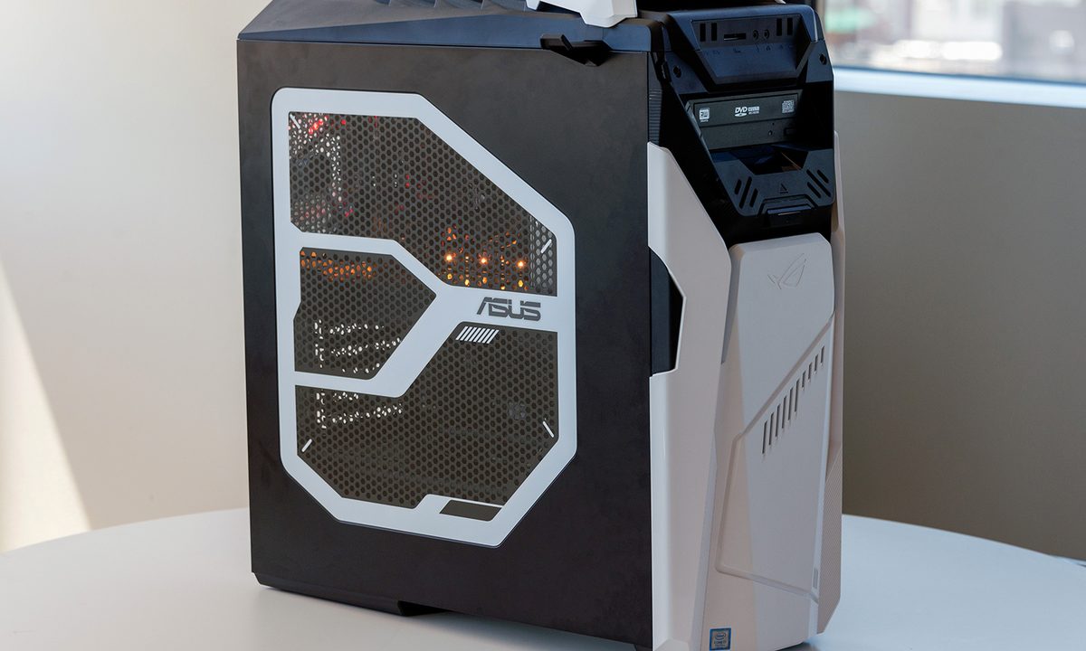 Acer ROG Strix Review left side