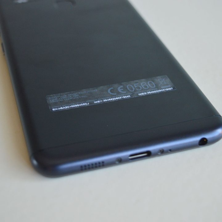 Asus Zenfone 3 Zoom back