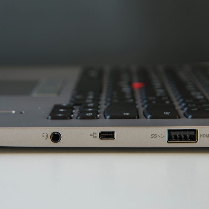 Right ports and perpendicular of laptop — Lenovo ThinkPad X1 Yoga