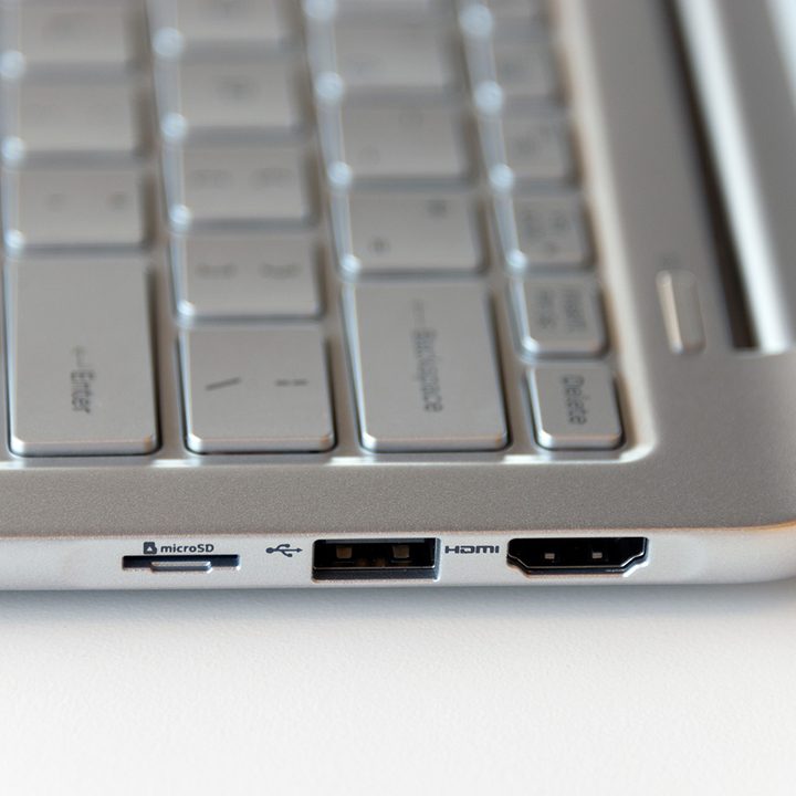 Samsung Notebook 9 ports right