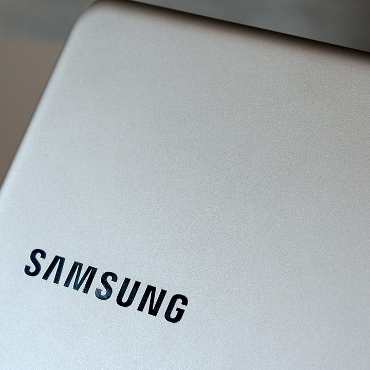 Samsung Notebook 9 lid logo