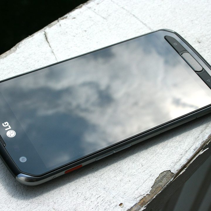 LG Venture X side angle