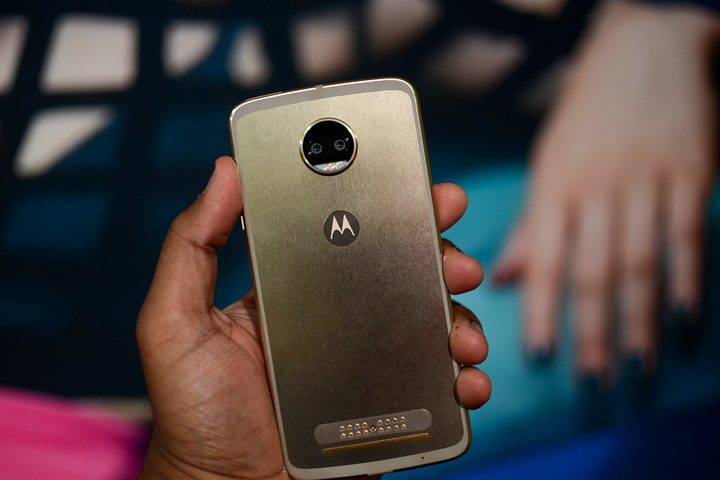 Moto Z2 Force back