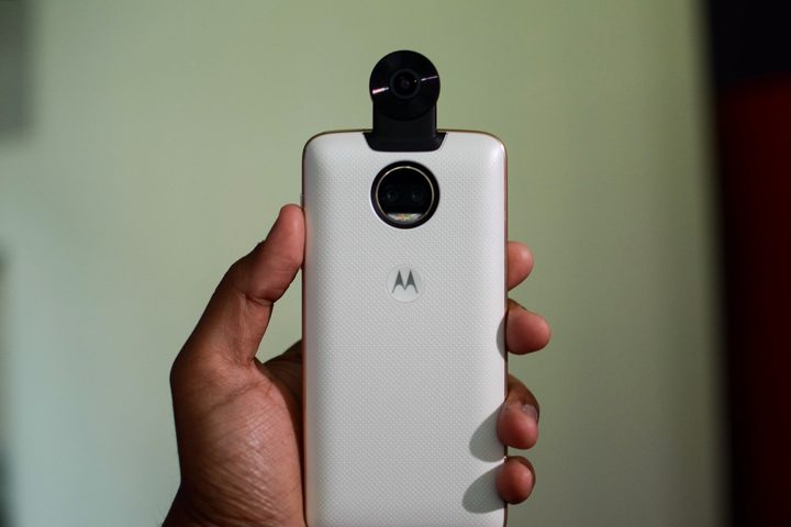 moto z2 force versus galaxy s8 plus