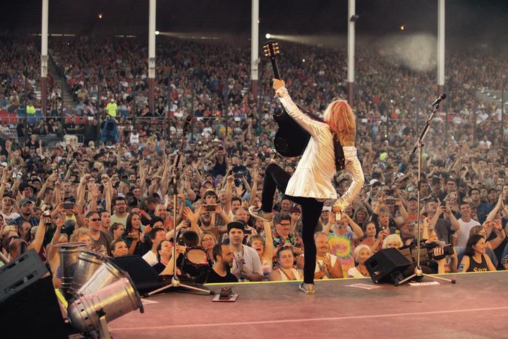 Styx Tommy Shaw pose