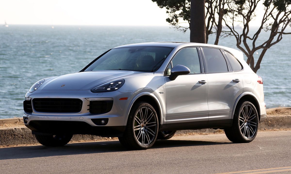 2017 Porsche Cayenne S E-Hybrid Review