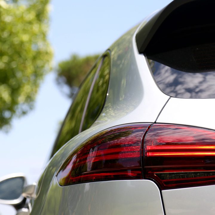 2017 Porsche Cayenne S E-Hybrid Review