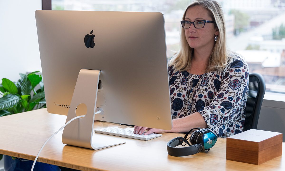 Apple iMac with Retina 5K Display review lifestyle back
