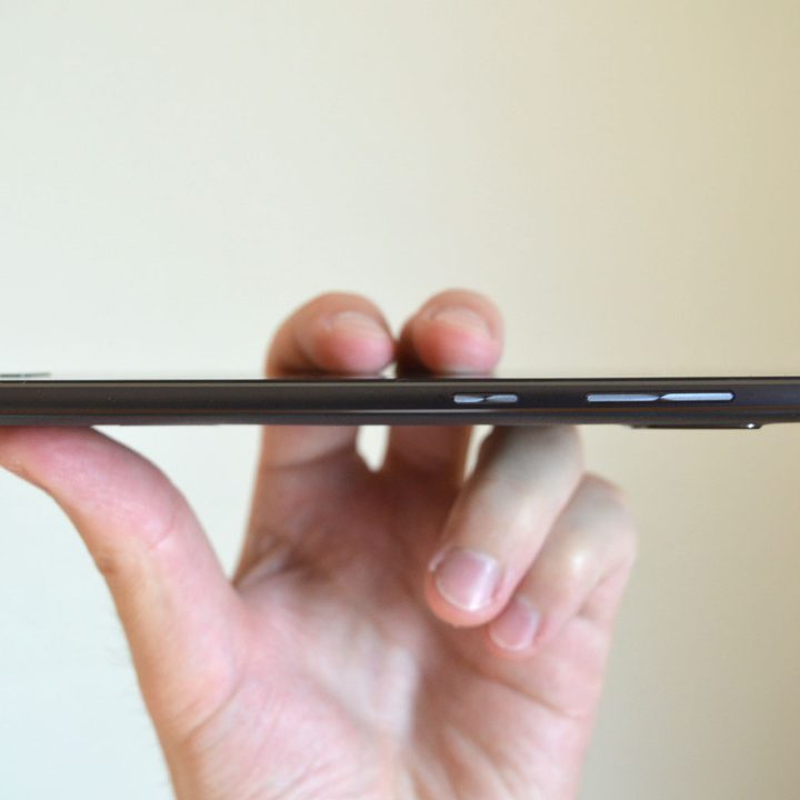 Asus Zenfone AR review side