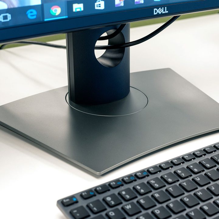 Dell UltraSharp U3818DW review base