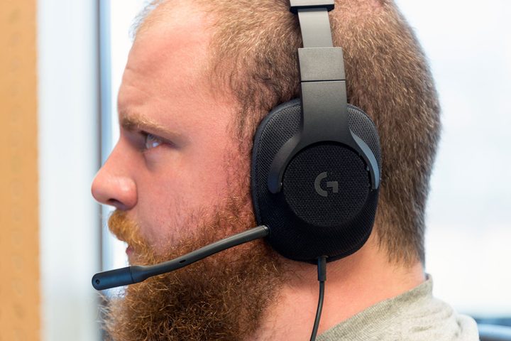 Logitech G433 review on head