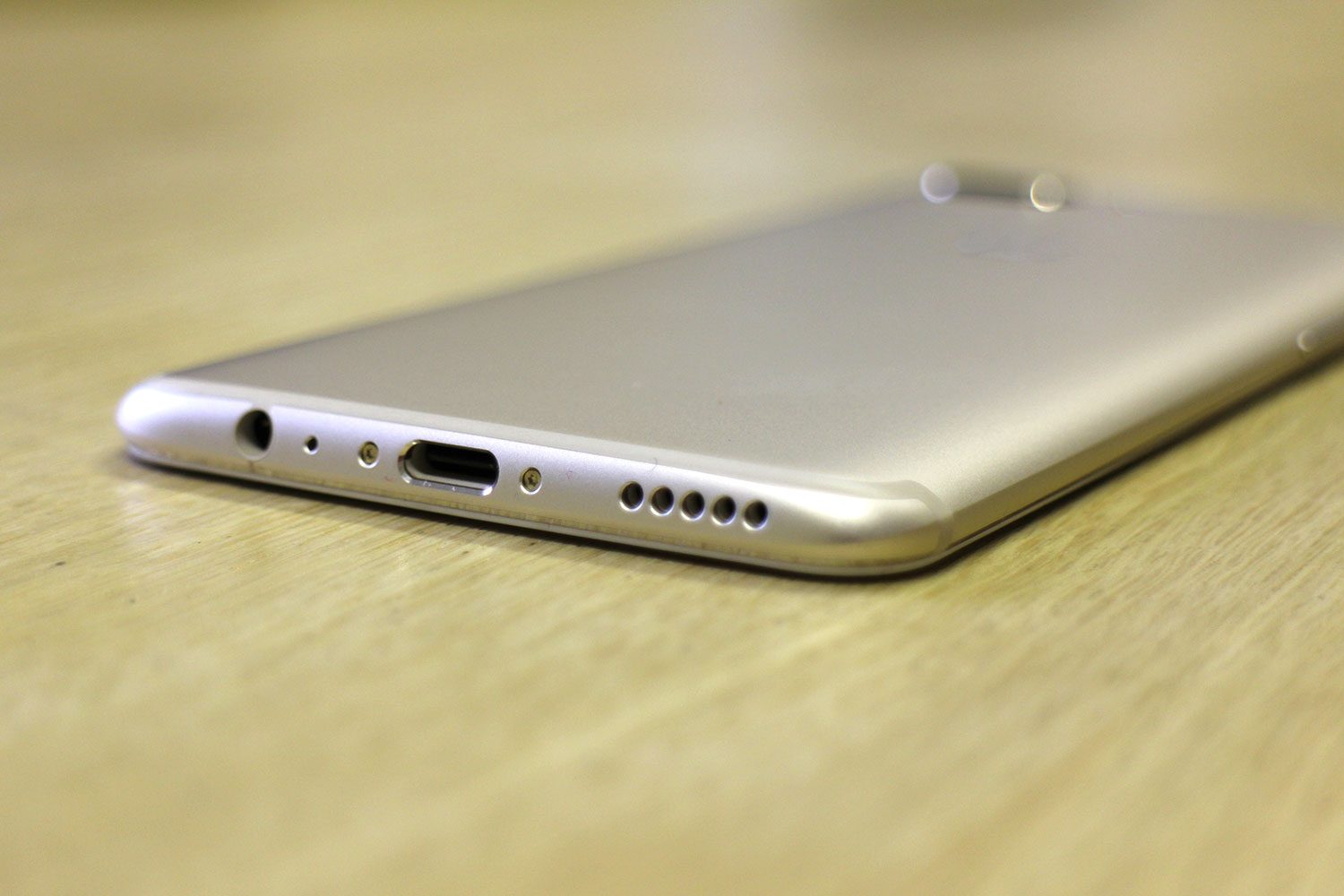 OnePlus 5 soft gold