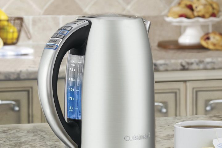 Dorm room appliances Cuisinart kettle
