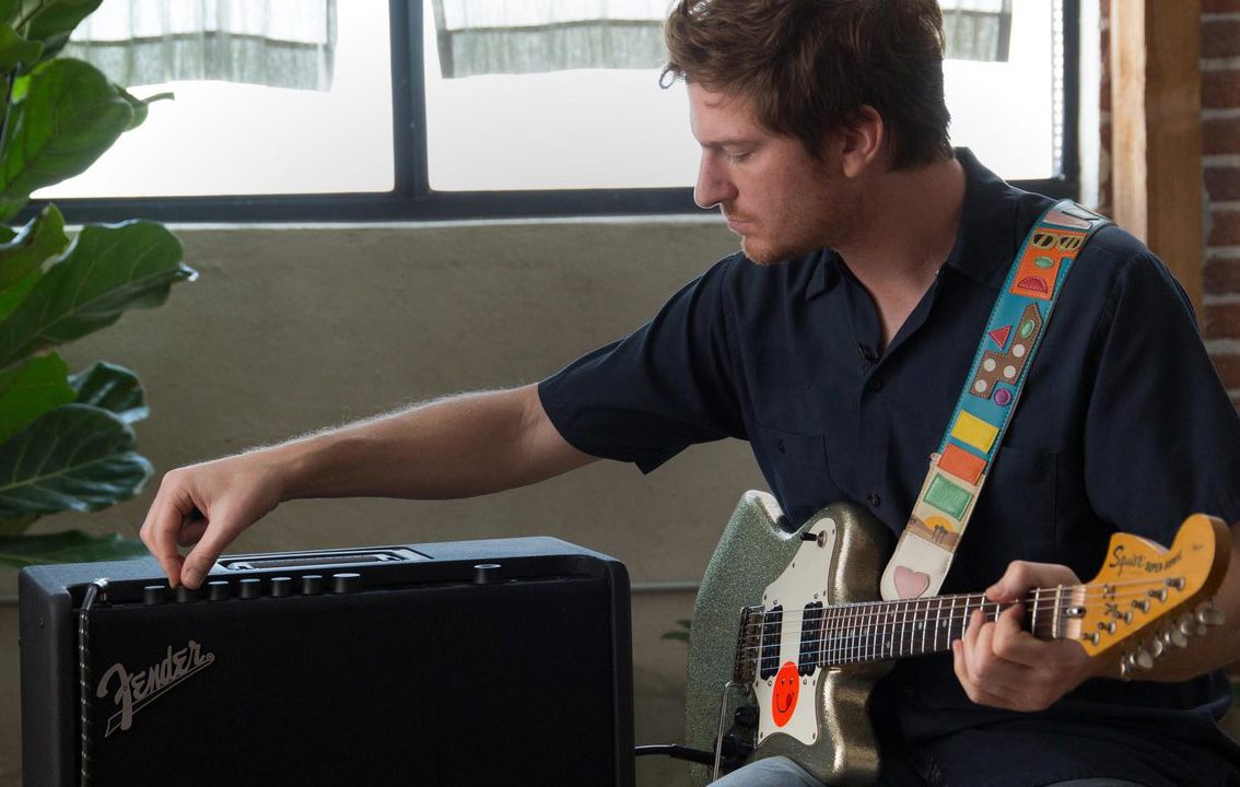 fender mustang gt 200 review squire guitar