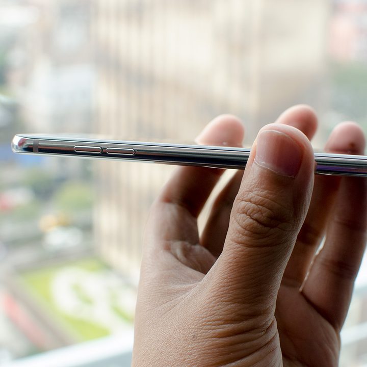 LG V30 side profile