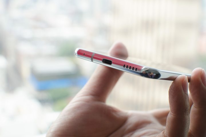 LG V30 usb c