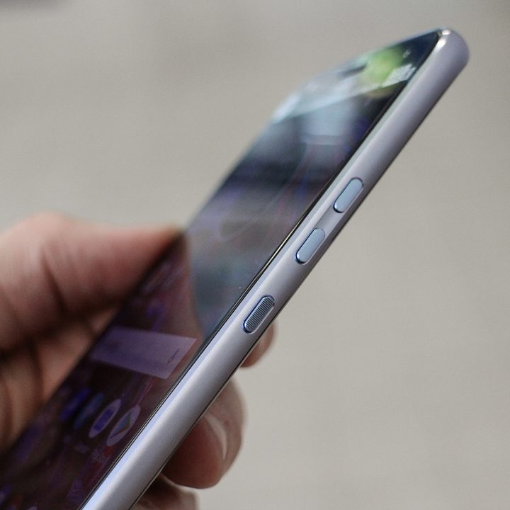 moto x4 vs. moto z2 force