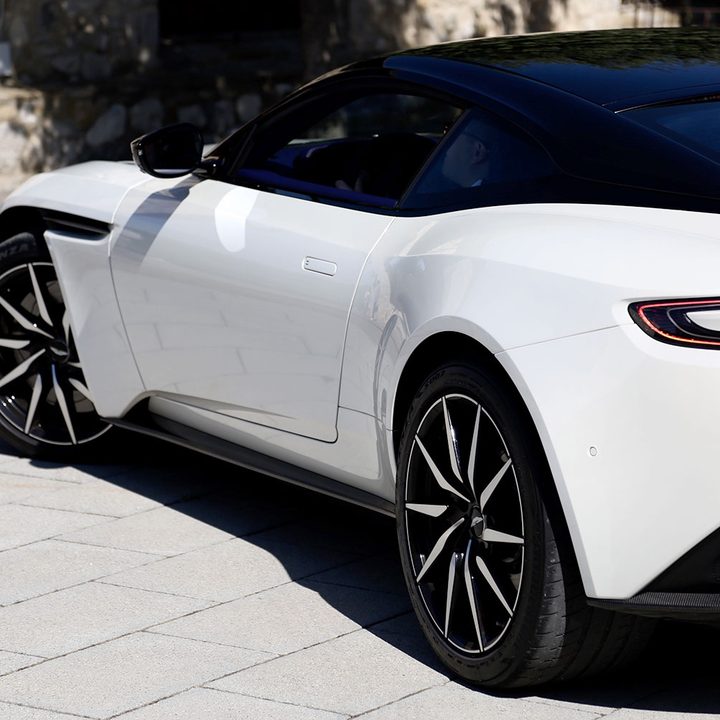 2018 Aston Martin DB11 V8