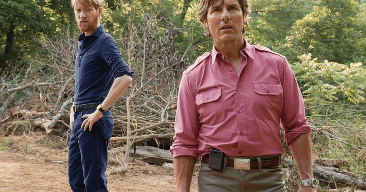 Tom Cruise and Domnhall Gleason in American Made.