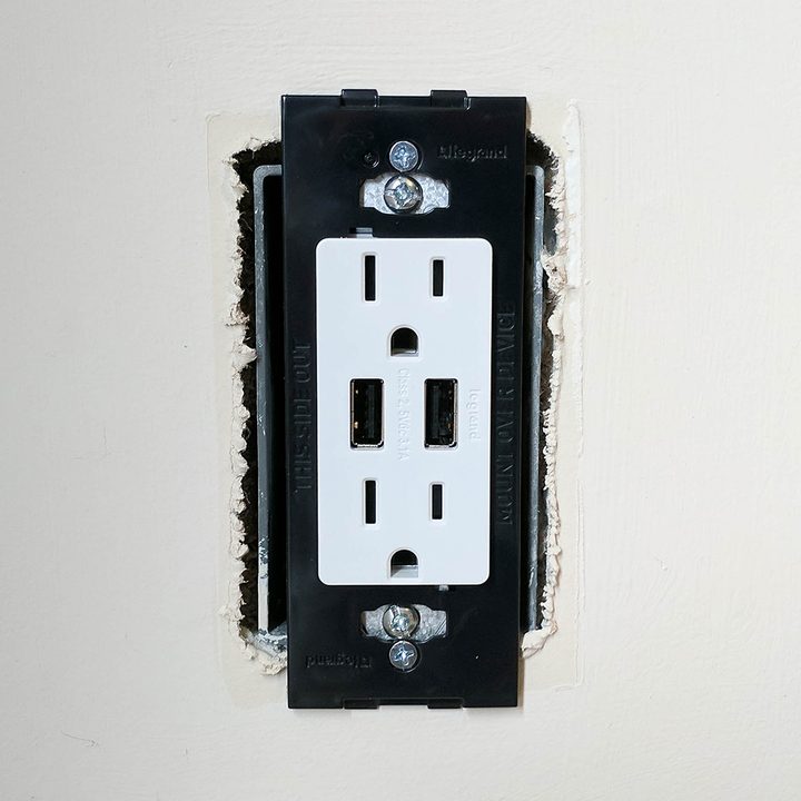 Newly installed USB outlet