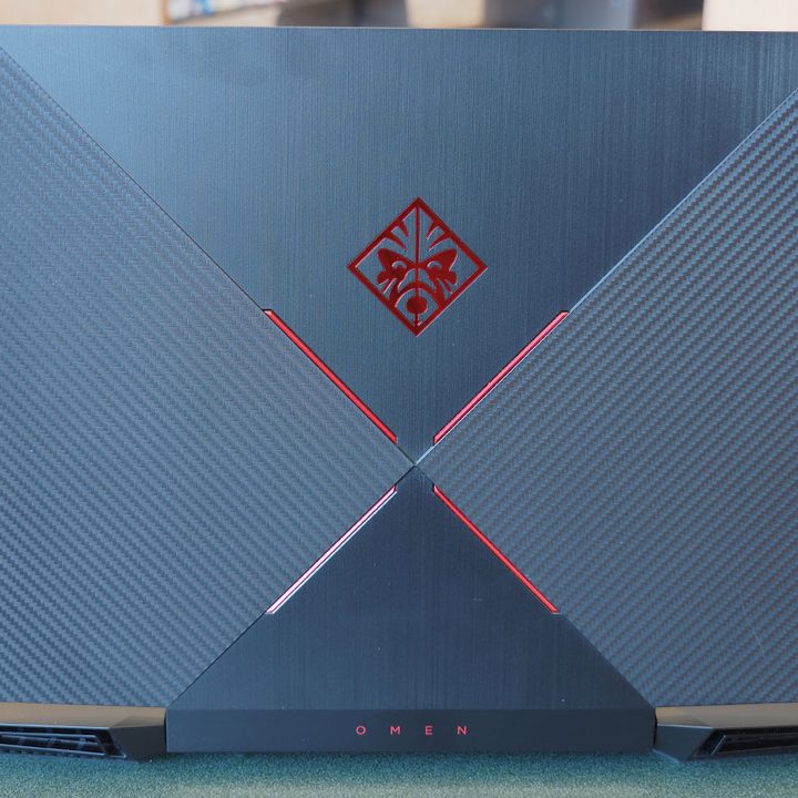 HP Omen 15 review lid